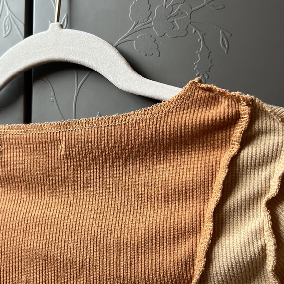 Forever 21 Long Sleeve V-Neck Low Shades of Brown Top Size S - Picture 7 of 9